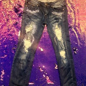 Rhinestone Decorated Woman / Junior jeans.